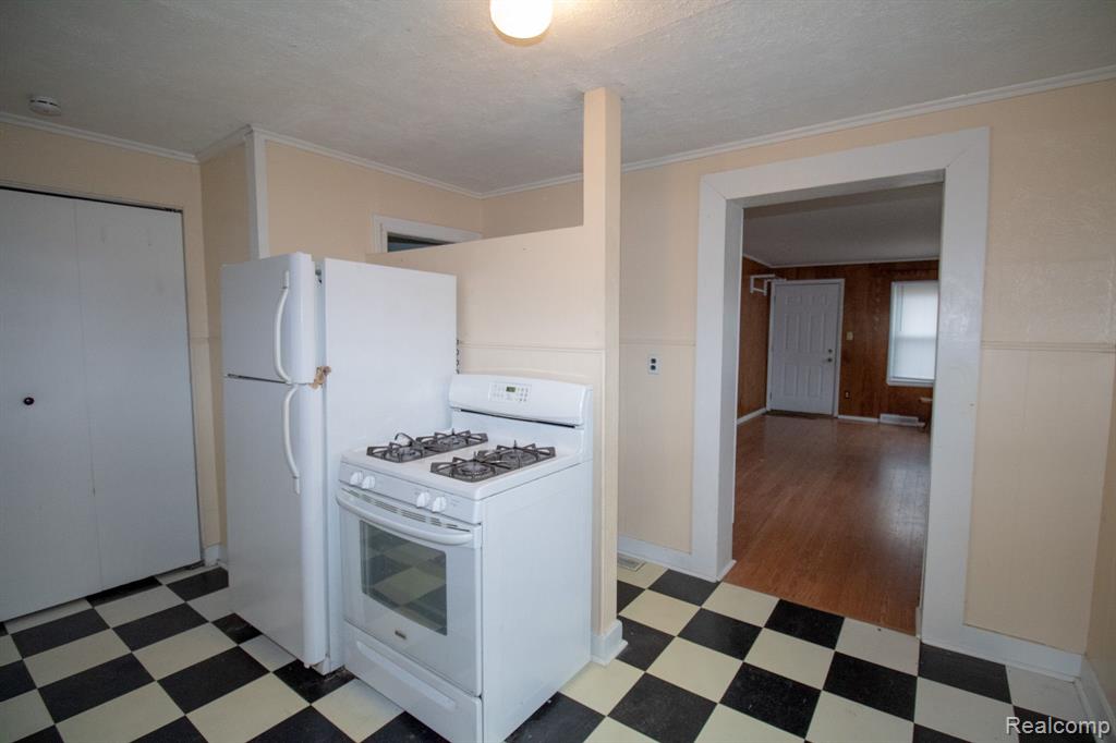 4016 JACKSON Street, Dearborn Heights, MI 48125 — Photo 8