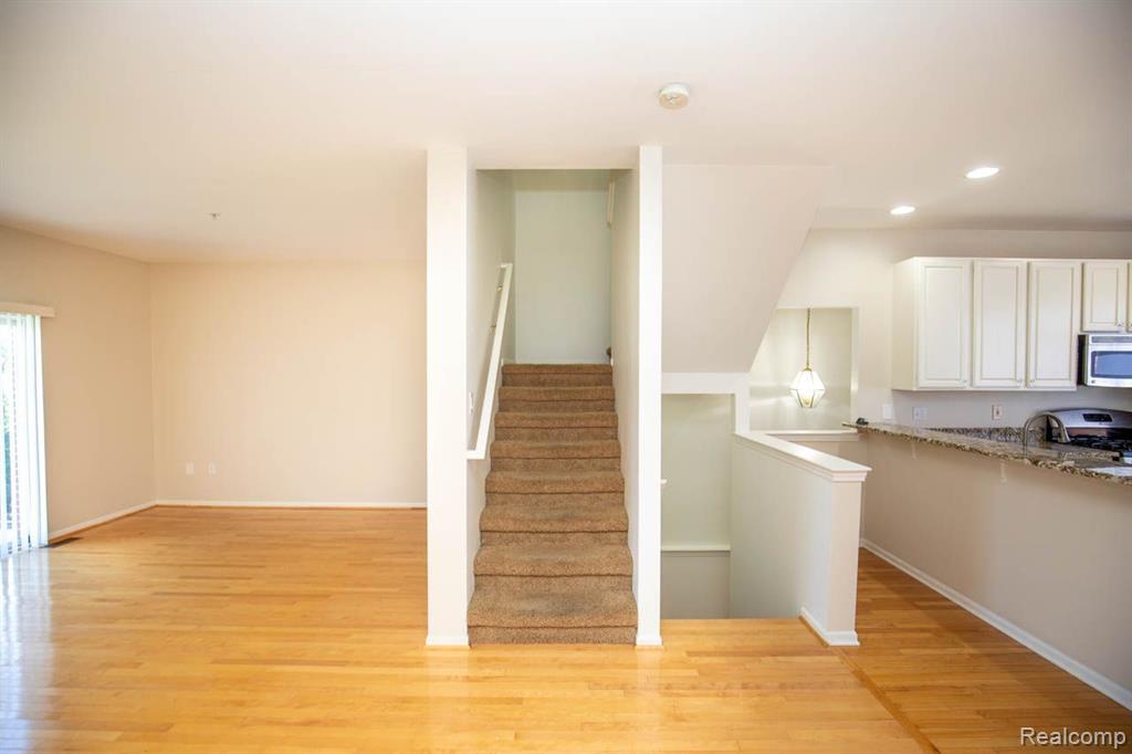 475 CHERRY ORCHARD Road, Canton, MI 48188 — Photo 24