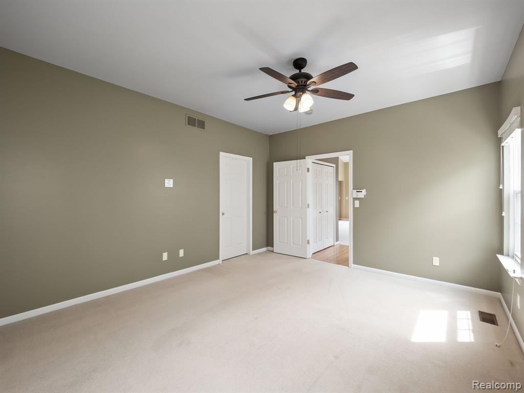 694 W BLUFF, Rochester Hills, MI 48307 — Photo 23