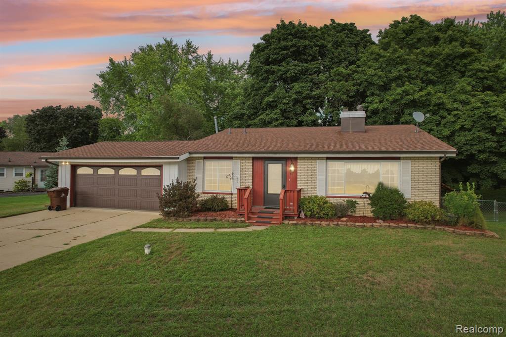 40 Endicott Drive, Howell, MI 48843 — Photo 2