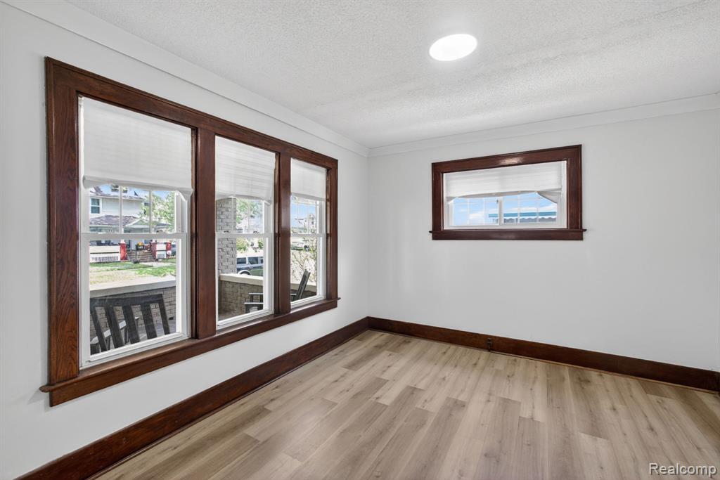 810 E 8th Street, Flint, MI 48503 — Photo 6