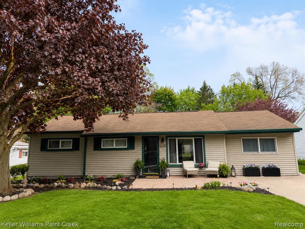 2646 Genes Drive, Auburn Hills, MI 48326 — front exterior