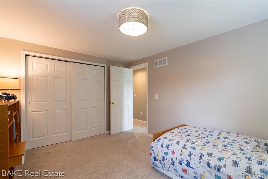 43085 Whisper Court, Northville, MI 48168 — Photo 37