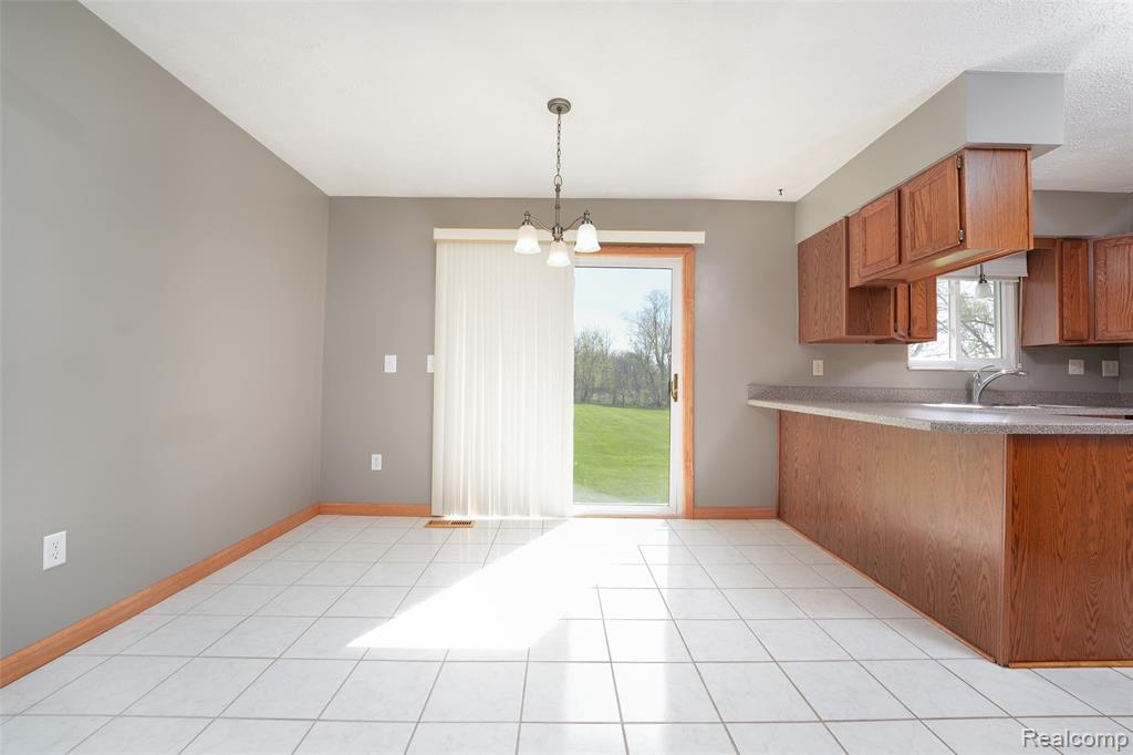 11891 Post Lane, South Lyon, MI 48178 — Photo 13