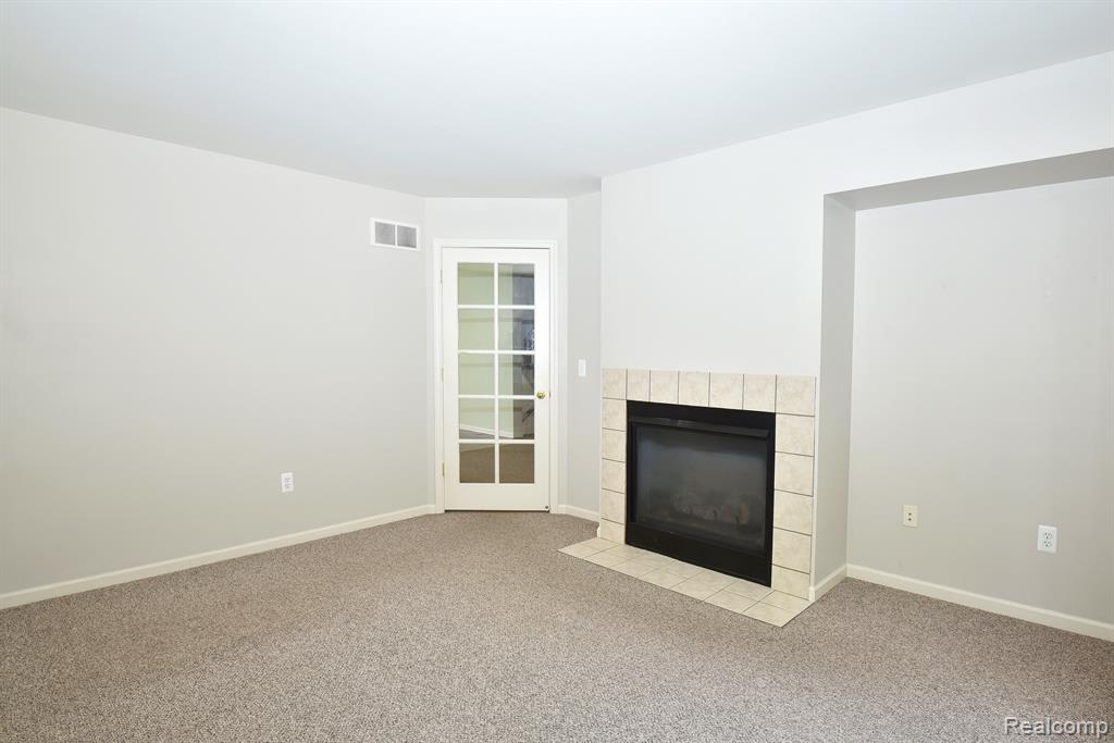 751 PAINT CREEK Drive, Troy, MI 48085 — Photo 15