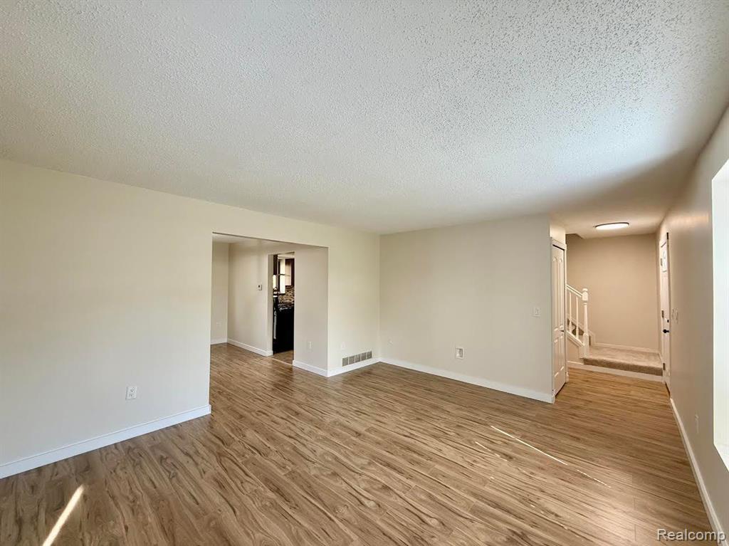 6505 POCAHONTAS Street, Westland, MI — Photo 9