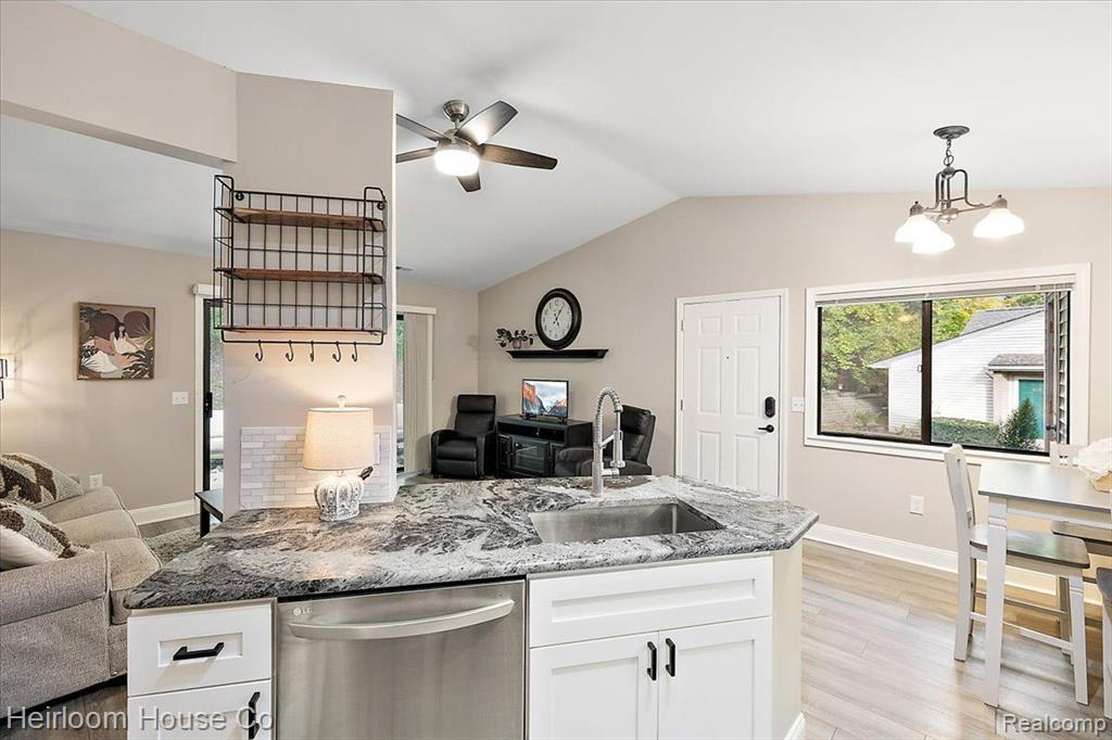 423 WATER TOWER Circle, 100, Brighton, MI 48116 — Photo 8