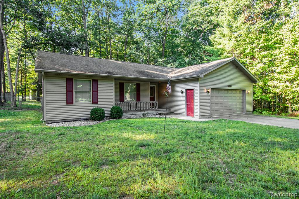 7413 W Nestel Road, Houghton Lake, MI 48629 — Photo 3