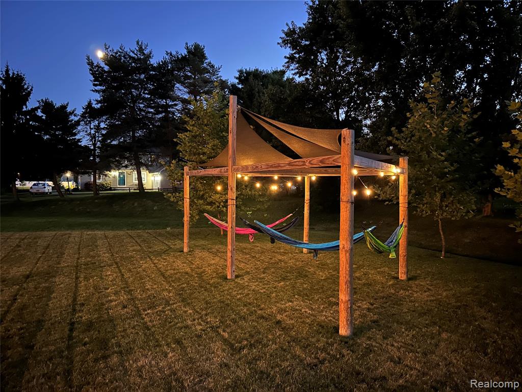 7056 Glenmeadow Court, Grand Blanc, MI 48439 — Photo 55