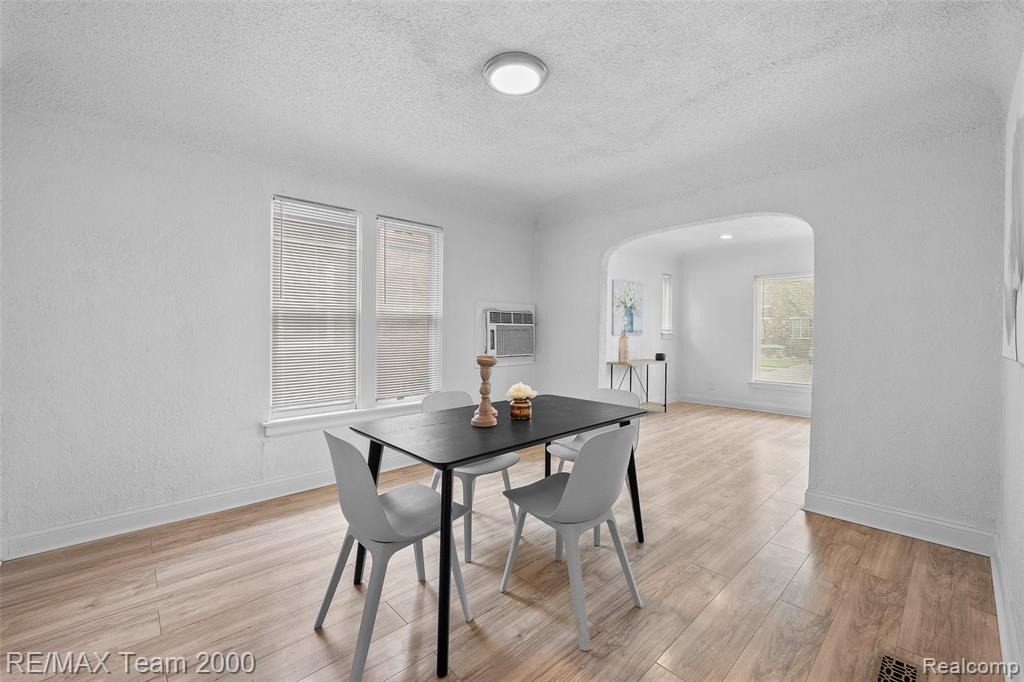 5935 Devonshire Road, Dearborn, MI 48224 — Photo 21