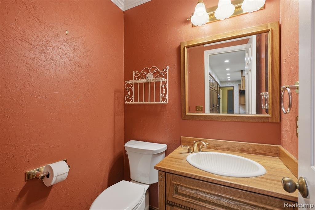 9277 Burning Tree Drive, Grand Blanc, MI 48439 — Photo 27