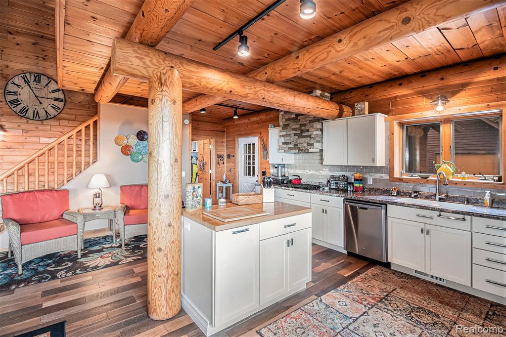 5959 La Canada, Harbor Springs, MI 49740 — Photo 6