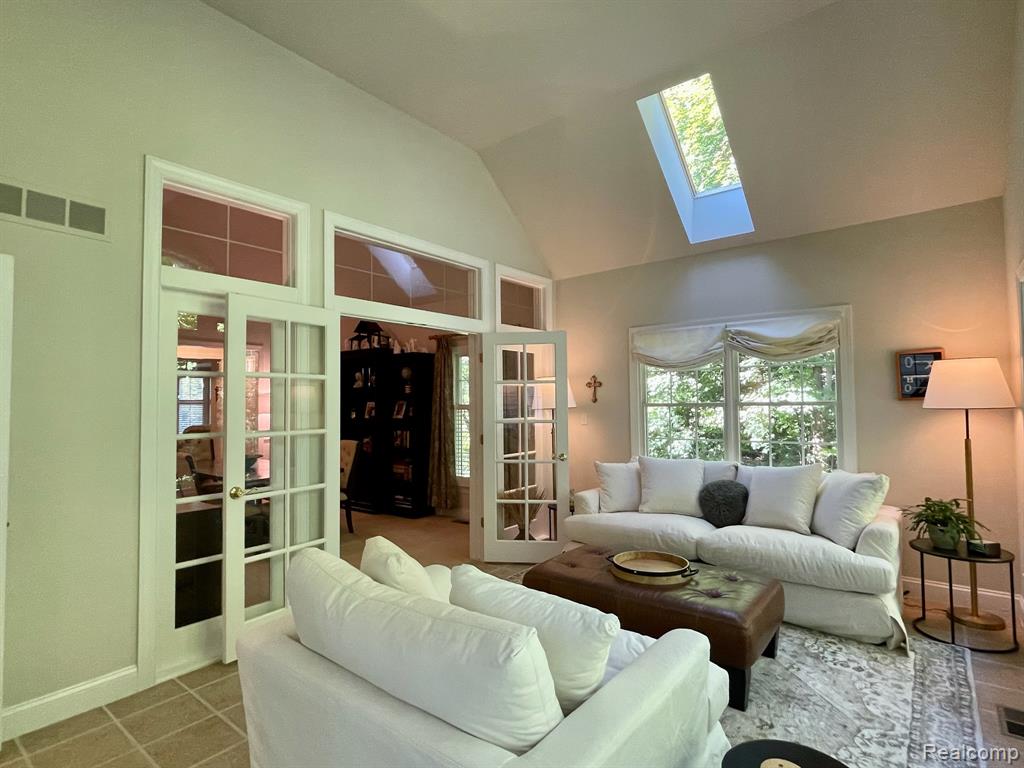 49676 Timber Trail, Novi, MI — Photo 17