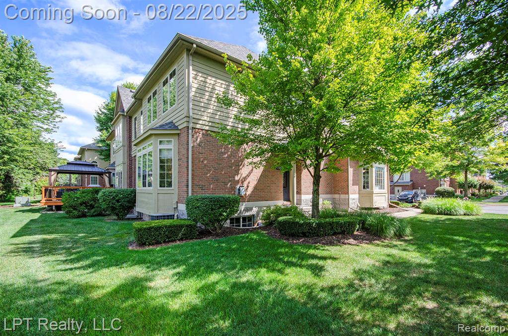 53043 CELTIC Drive, Shelby Twp, MI 48315 — Photo 5