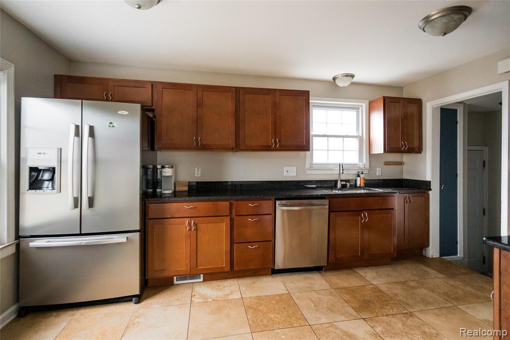 722 S Rembrandt Avenue, Royal Oak, MI 48067 — Photo 5