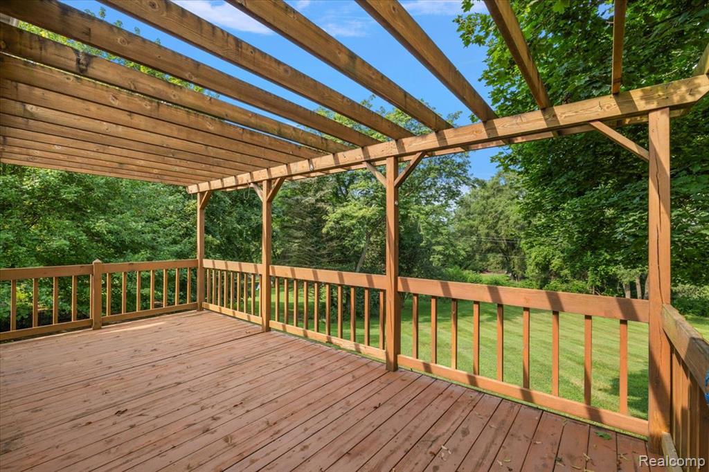 2947 SUN TERRACE Drive, Hartland, MI 48353 — Photo 21