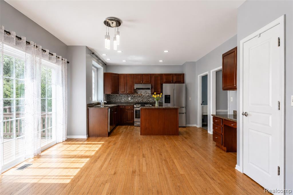 45149 Bartlett Drive, Novi, MI — Photo 12