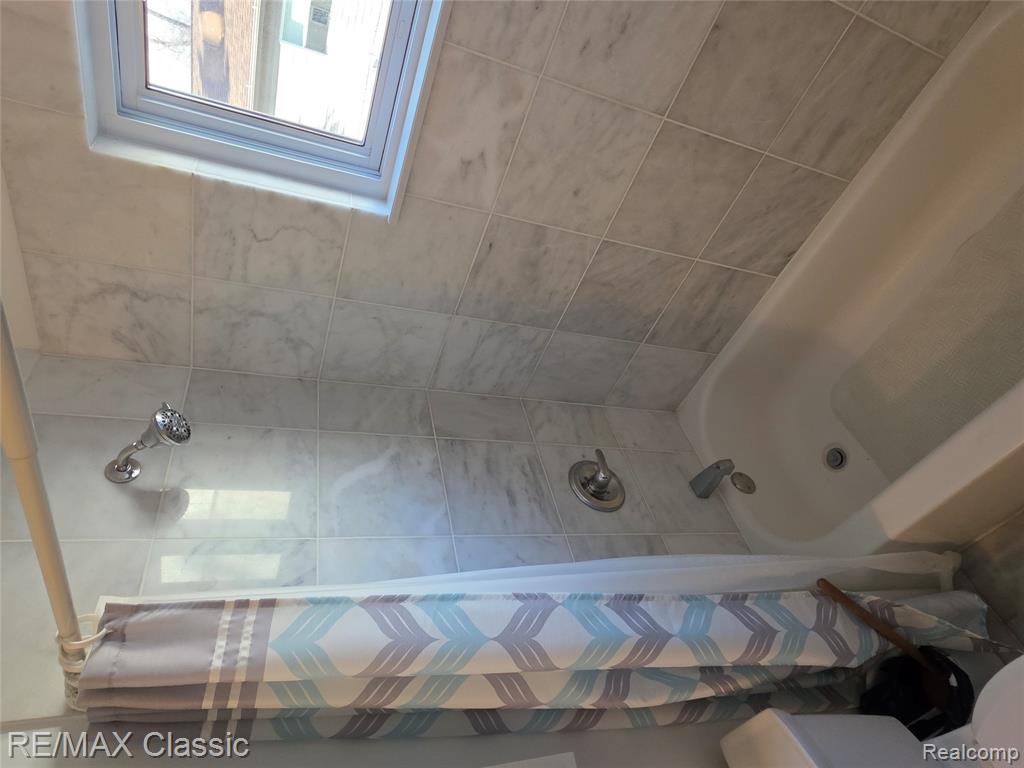 1072 Cloverlawn Drive, Pontiac, MI 48340 — Photo 19