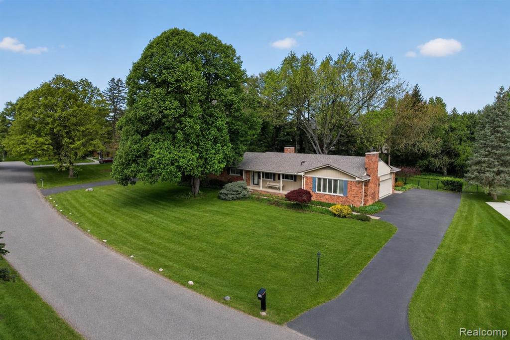 857 Helston Road, Bloomfield, MI 48304 — Photo 3