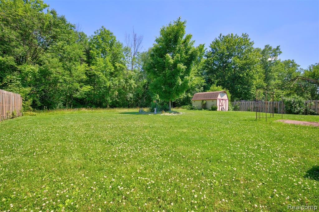 5344 Wheat Way Avenue, Swartz Creek, MI 48473 — Photo 38