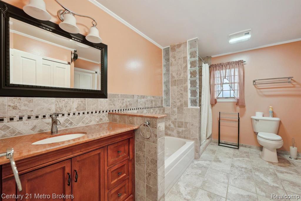 6452 E MAPLE Avenue, Grand Blanc, MI 48439 — Photo 31