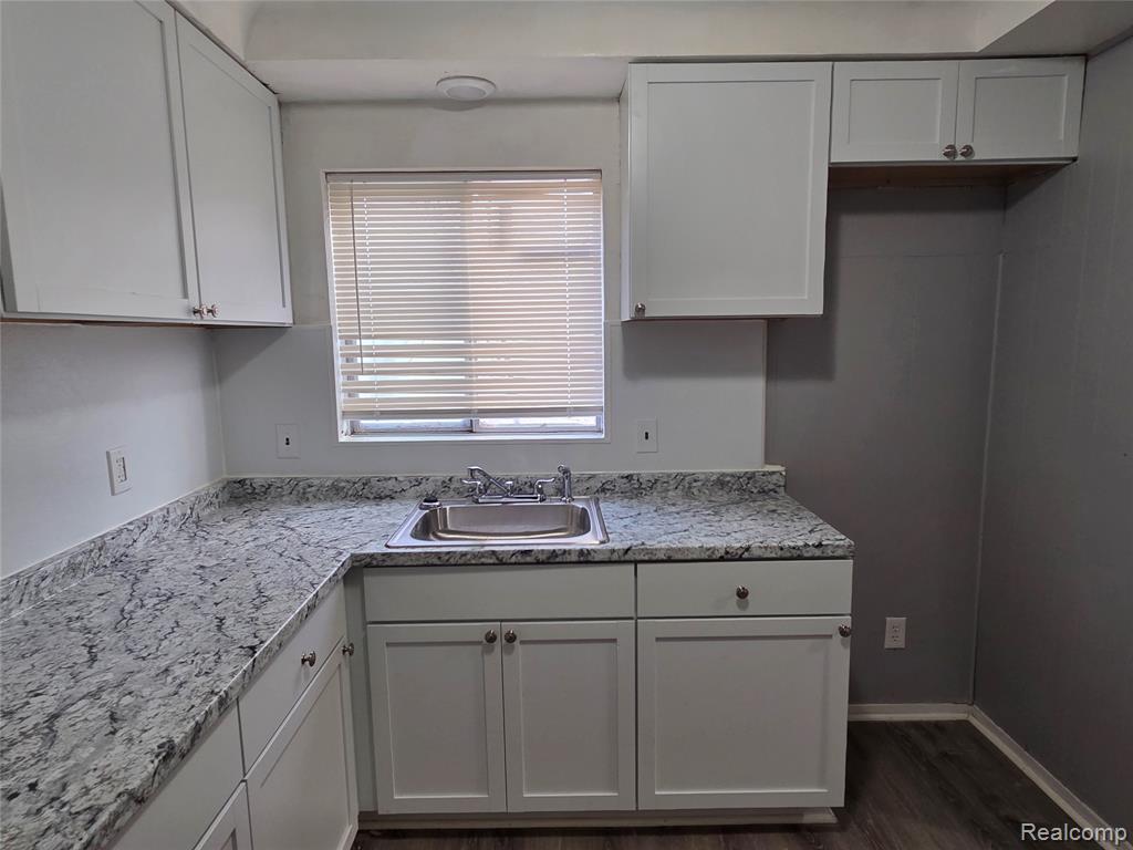 12217 Plainview Avenue, Detroit, MI 48228 — Photo 9