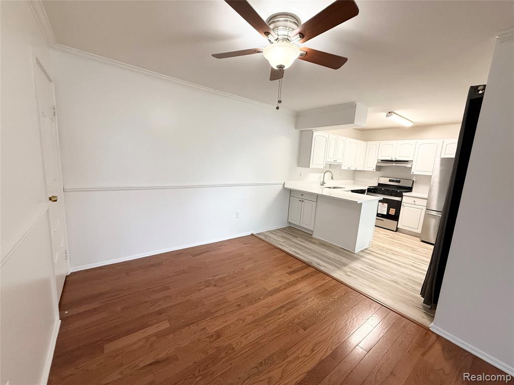 39613 Village Wood Ln, Novi, MI — Photo 6