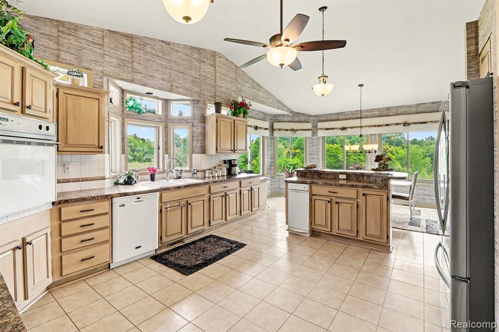 18501 Taylor Lake Road, Holly, MI 48442 — Photo 13