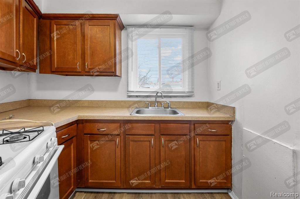 1000 MERTON Road, Highland Park, MI 48203 — Photo 9