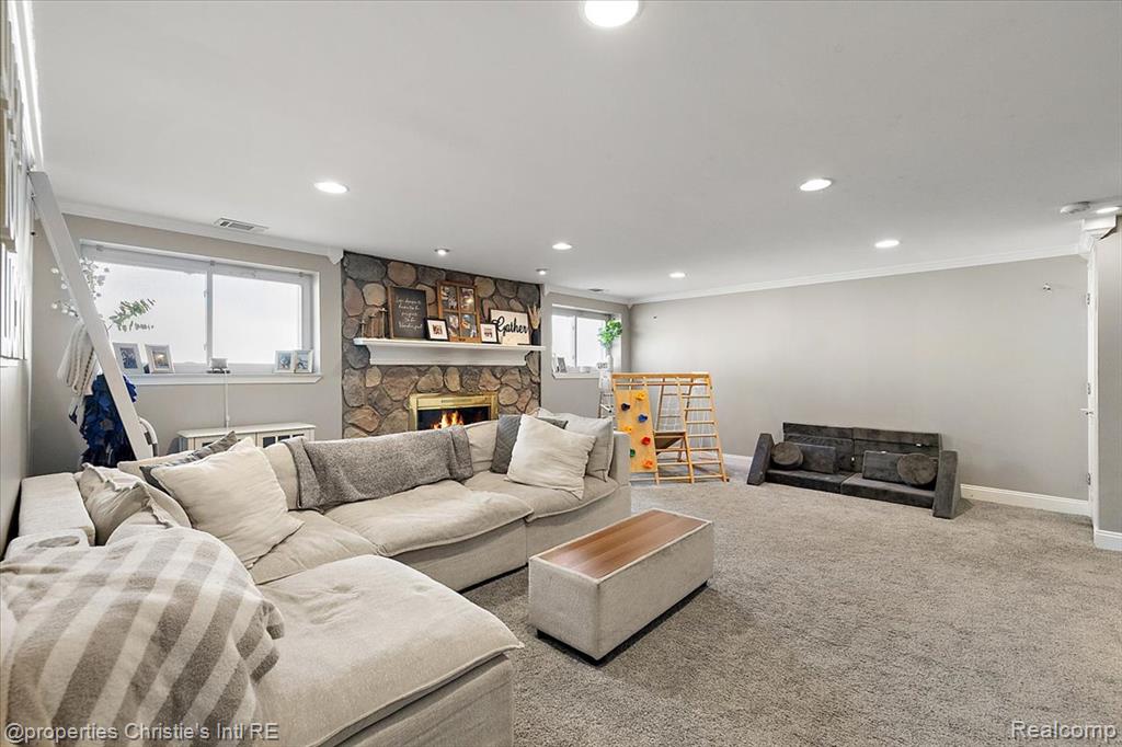 15900 Cumberland Street, Riverview, MI 48193 — Photo 10