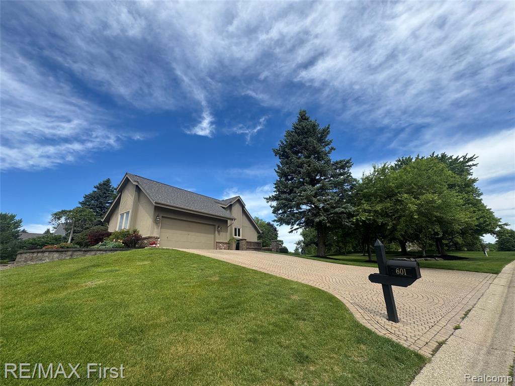 601 Brookwood Lane E, Rochester Hills, MI 48309 — Photo 3