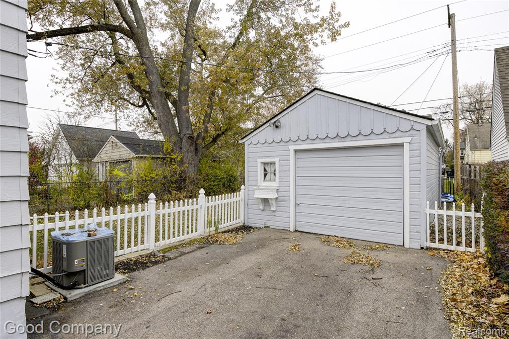 960 Columbia Road, Berkley, MI 48072 — Photo 40