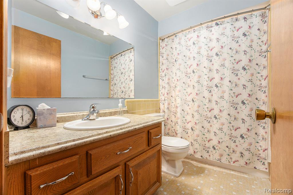 2805 Oakview Drive, Dryden, MI 48428 — Photo 12