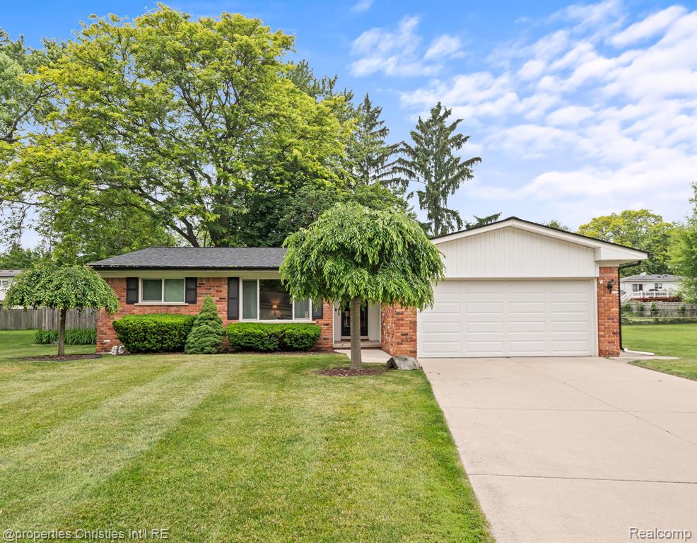 41642 Sycamore Drive, Novi, MI — Photo 2