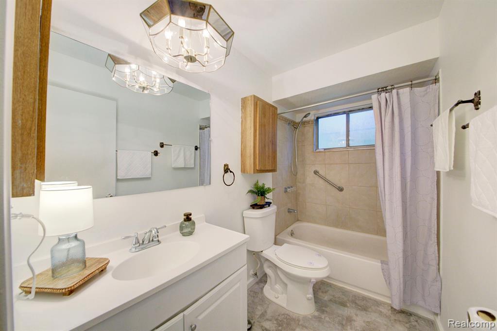5221 VAN WINKLE Street, Brighton, MI 48116 — Photo 15