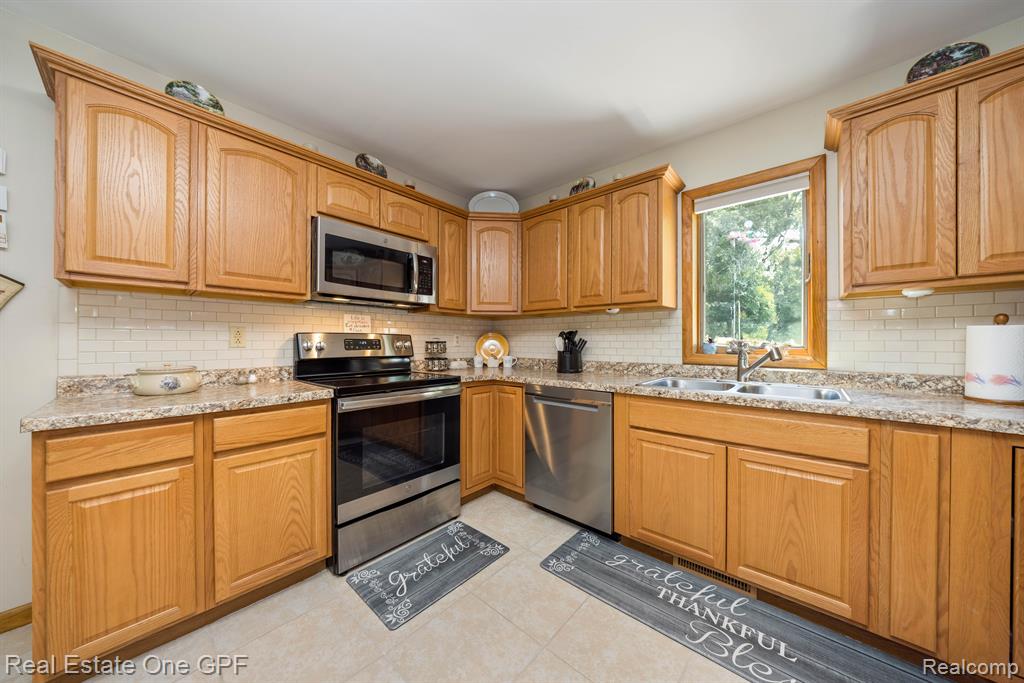 8077 AVOCA Road, Kenockee, MI 48006 — Photo 10