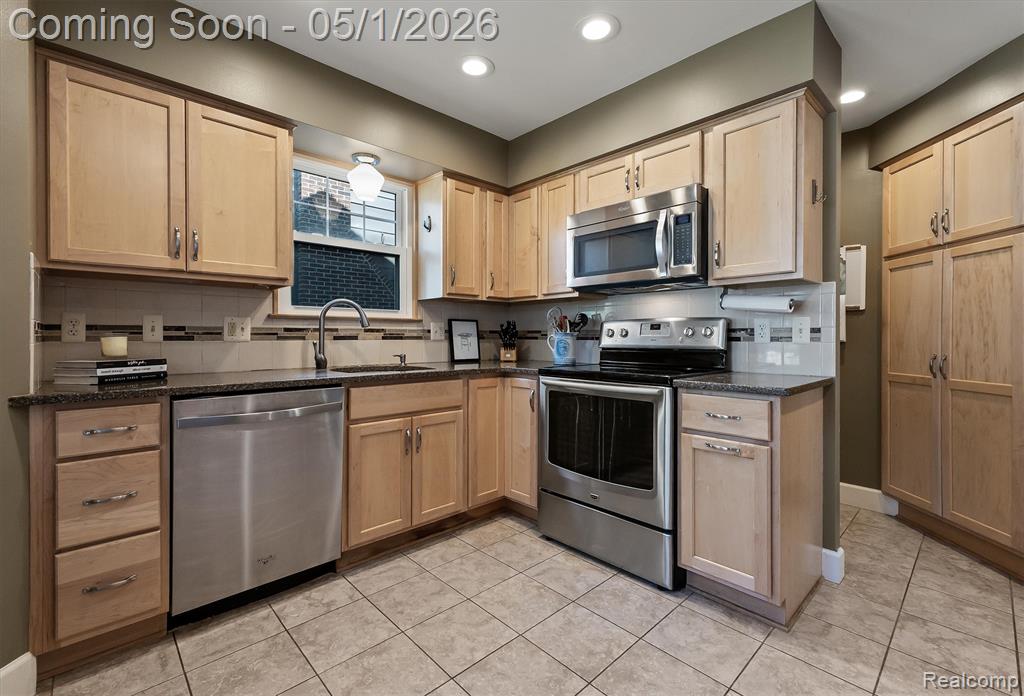 580 W Lewiston Avenue, Ferndale, MI 48220 — Photo 8