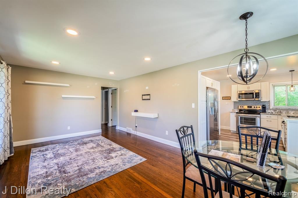 9371 MERRIMAN Road, Livonia, MI 48150 — Photo 24