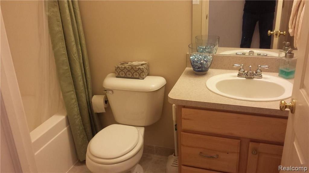 28339 Carlton Way Drive, 33, Novi, MI 48377 — Photo 24