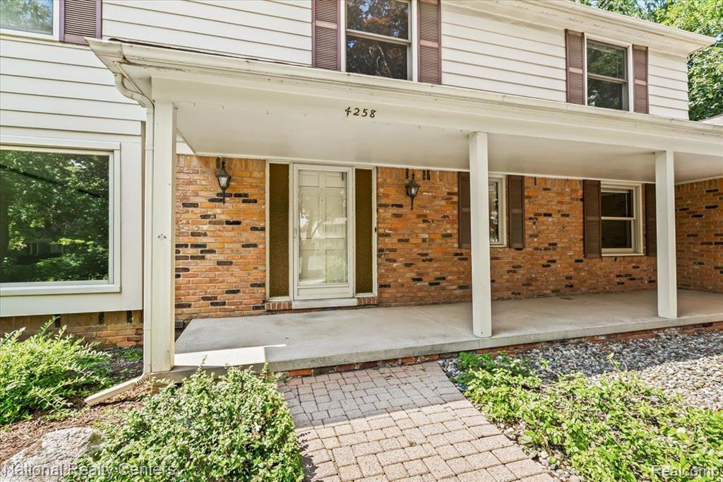 4258 WESTOVER Drive, West Bloomfield, MI 48323 — Photo 14