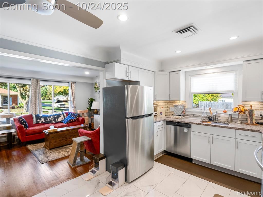 6505 Kolb Avenue, Allen Park, MI 48101 — Photo 8