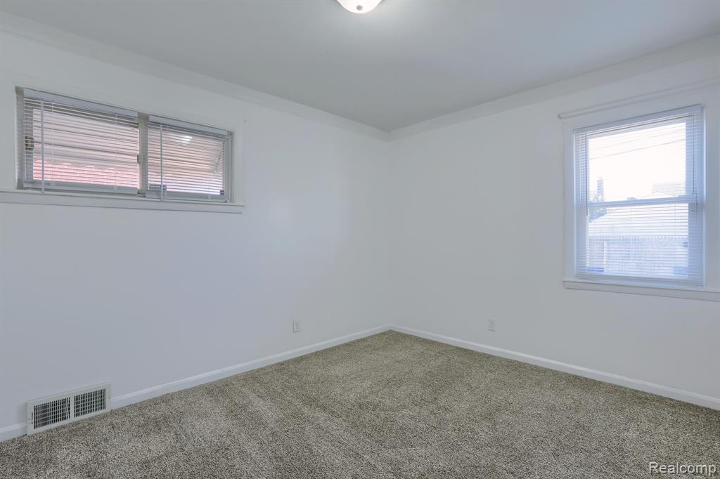 539 FARNHAM Avenue, Lincoln Park, MI 48146 — Photo 16
