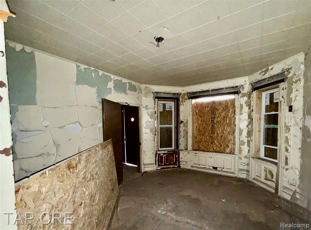 1104 E Grand Boulevard, Detroit, MI 48207 — Photo 6