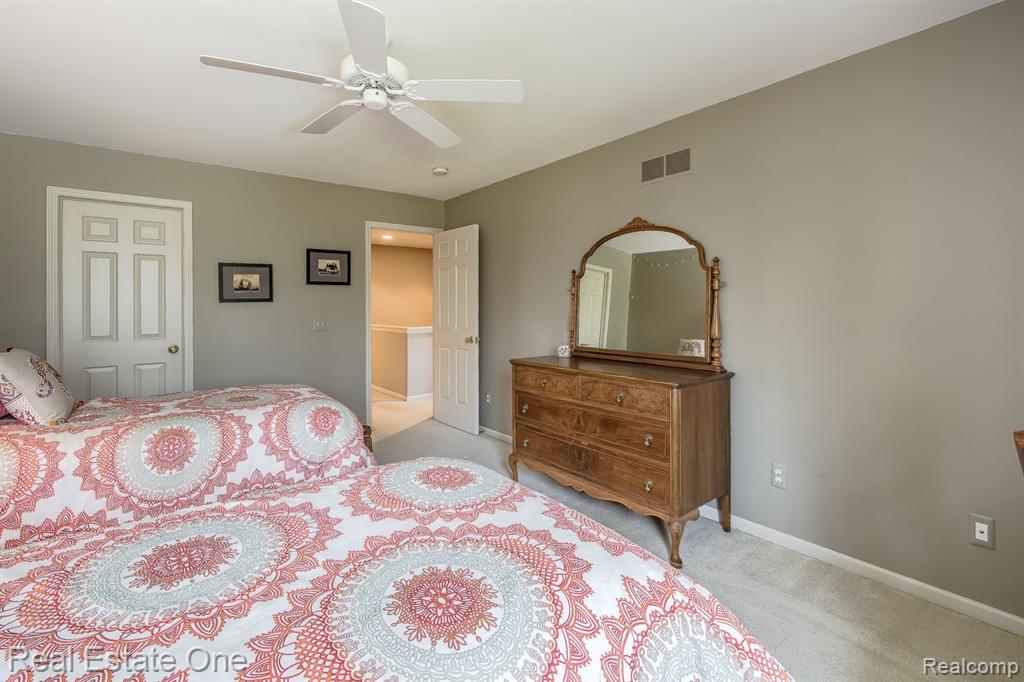 9316 LAKEBLUFF Drive, Clarkston, MI 48348 — Photo 43