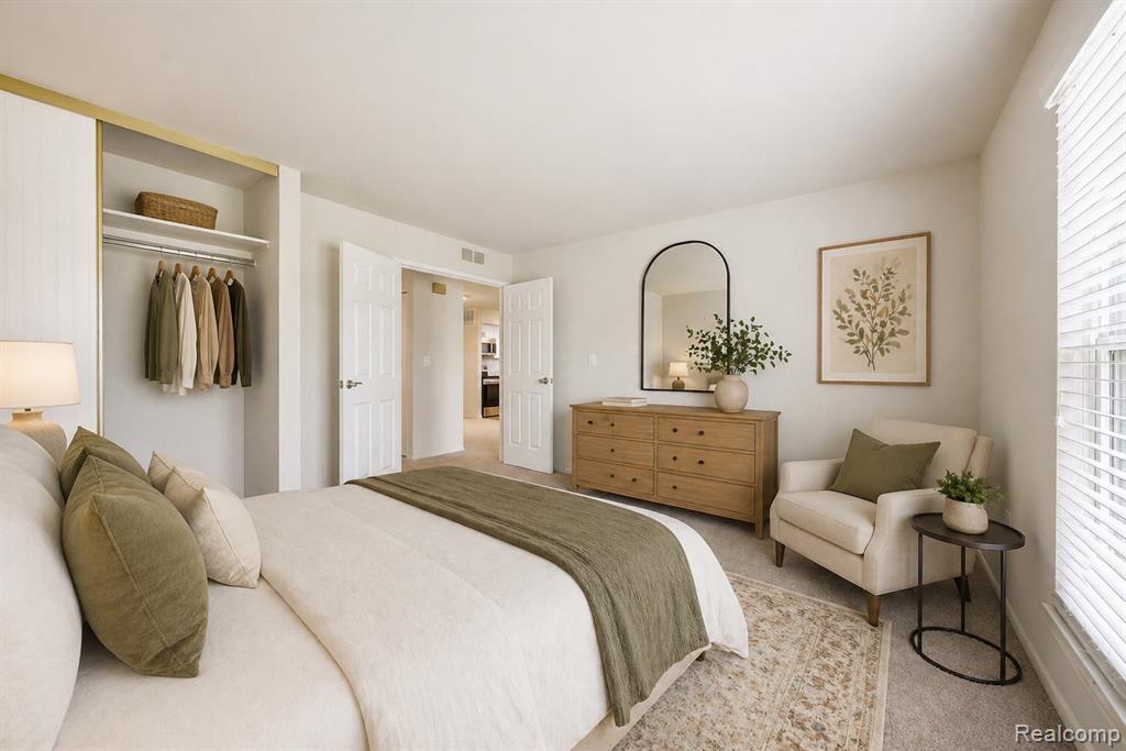 39826 Village Wood Circle, Novi, MI — Photo 10