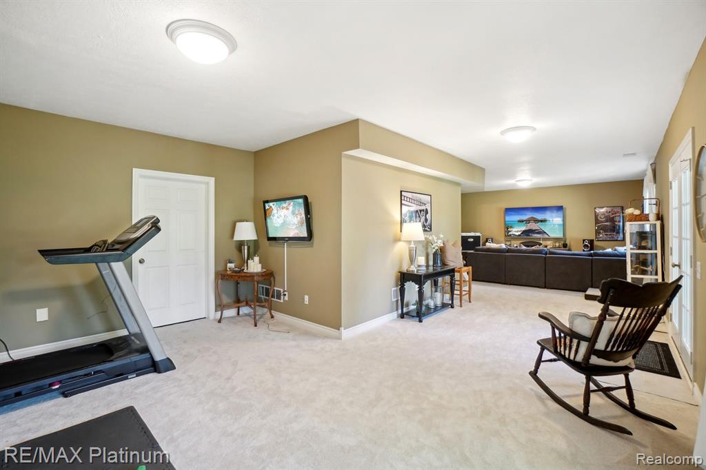 4657 Lakeshire Drive, Howell, MI 48843 — Photo 33