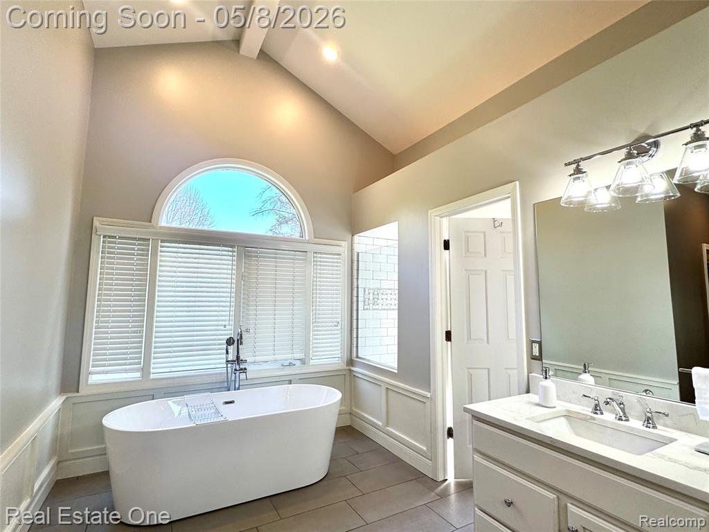 419 Roundview Drive, Rochester, MI 48307 — Photo 14