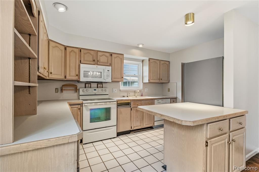 42352 Park Ridge Road, Novi, MI — Photo 11