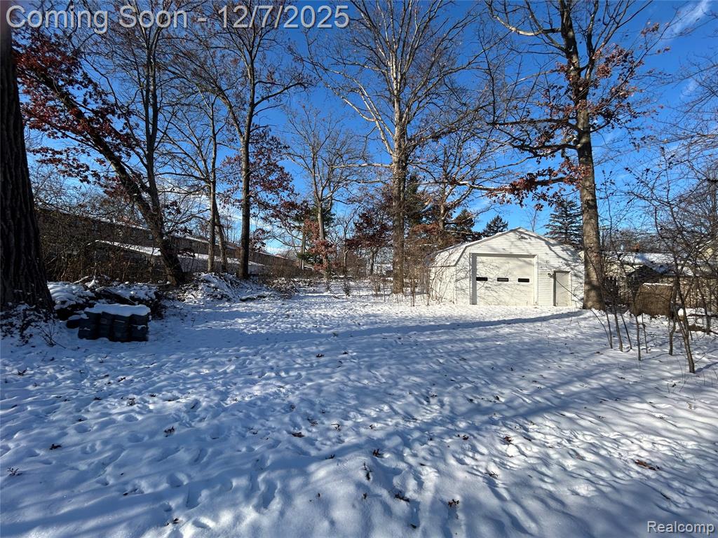 2488 Willow Beach Street, Keego Harbor, MI 48320 — Photo 6