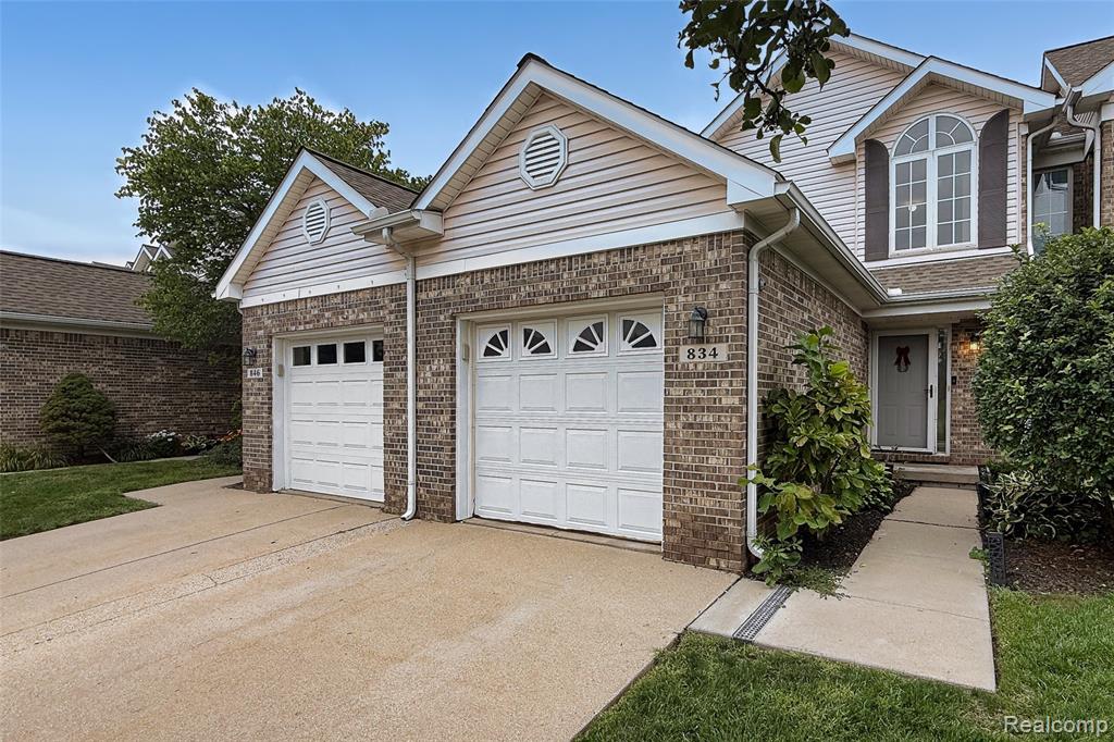 834 Natures Cove Court, Wixom, MI — Photo 3